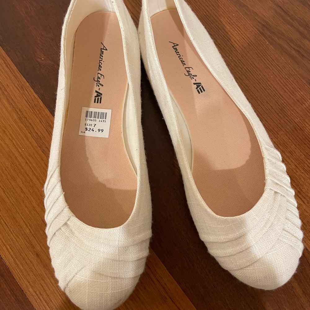 American Eagle White Flats